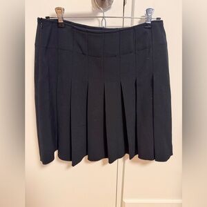 APC Classic Black Pleated Skirt size US 4/ FR 36